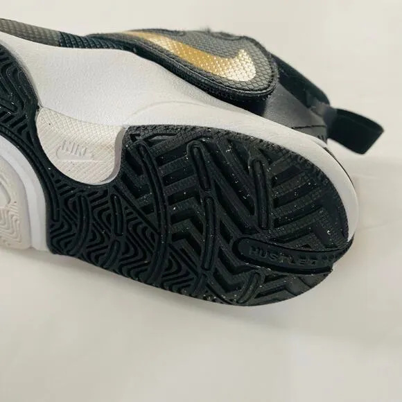 Nike | Team Hustle D 11 Basketball Shoes EUC 11c Black Gold
