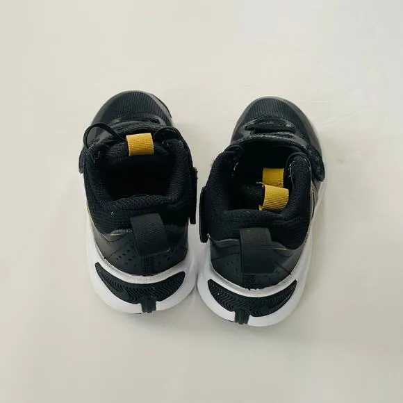 Nike | Team Hustle D 11 Basketball Shoes EUC 11c Black Gold