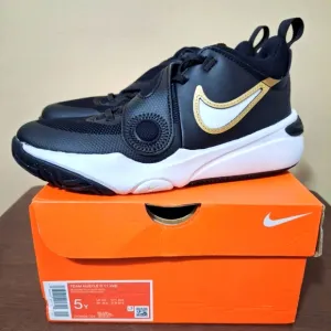 Nike Team Hustle D 11 Size 5Y Black/White/Gold