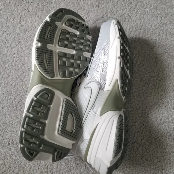 Nike V2K RunWomen's Shoes