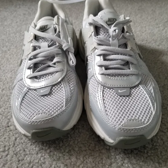 Nike V2K RunWomen's Shoes