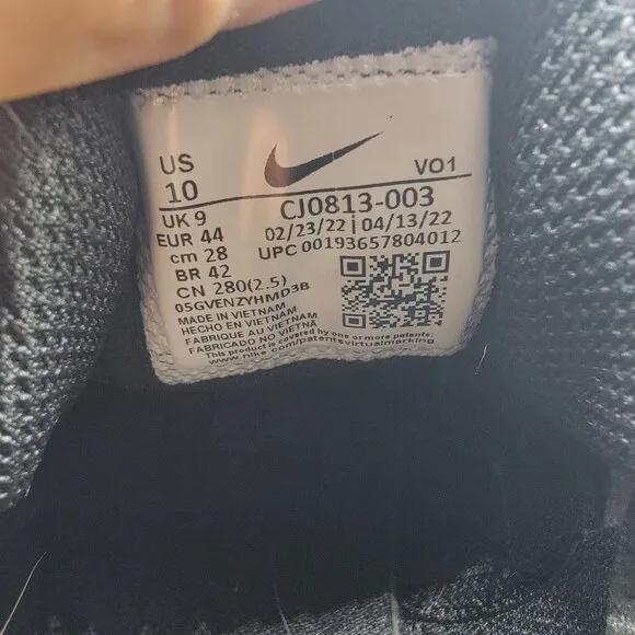 Nike Varsity Compete TR 3 Mens 10 Light Smoke Grey Black White Shoes CJ0813-003