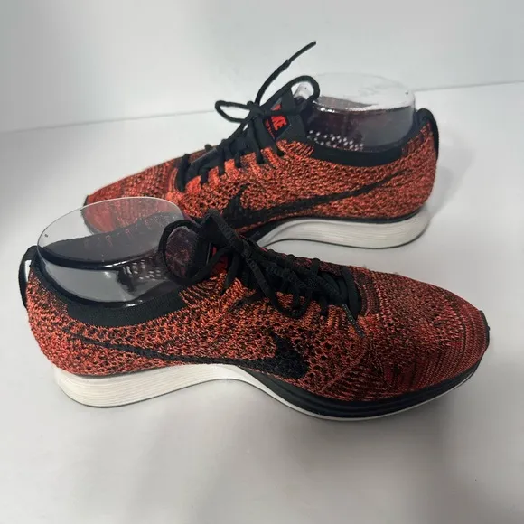 Nike women Red and Black Running Shoes size 6.5 pre owned Exellent condittion.