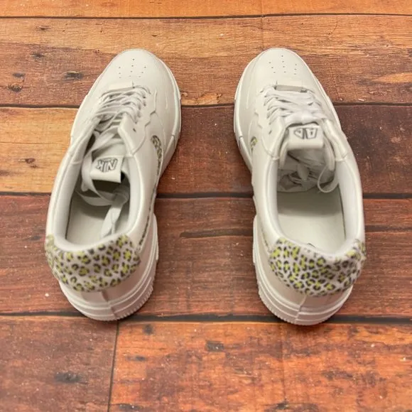 Nike Women's Air Force 1 Pixel SE White Shoes