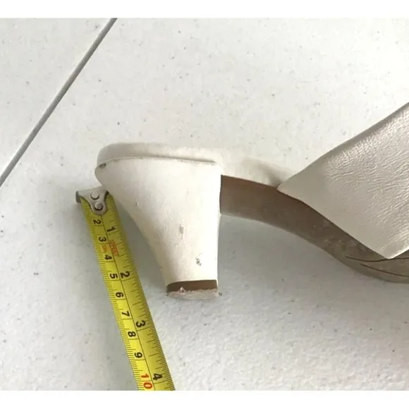NURCARE- WOMENS WHITE SLIP-ON HEEL SANDALS SIZE 7