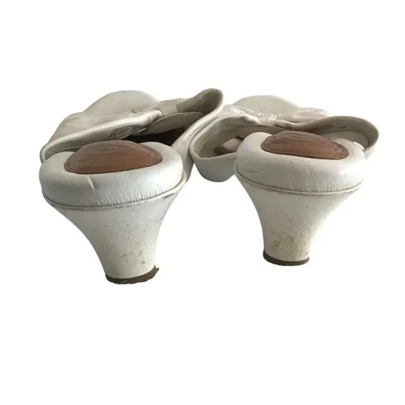 NURCARE- WOMENS WHITE SLIP-ON HEEL SANDALS SIZE 7