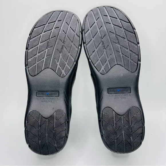Nurse Mates Dove Black Pebble Leather Slip On Nurse Shoes Women’s Size 1…