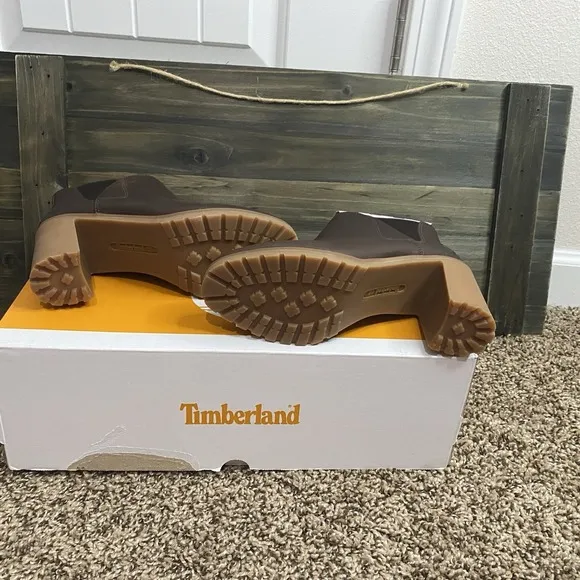 NWB Timberland Allington Mid Chelsea Boot Women's 6 Med Brown