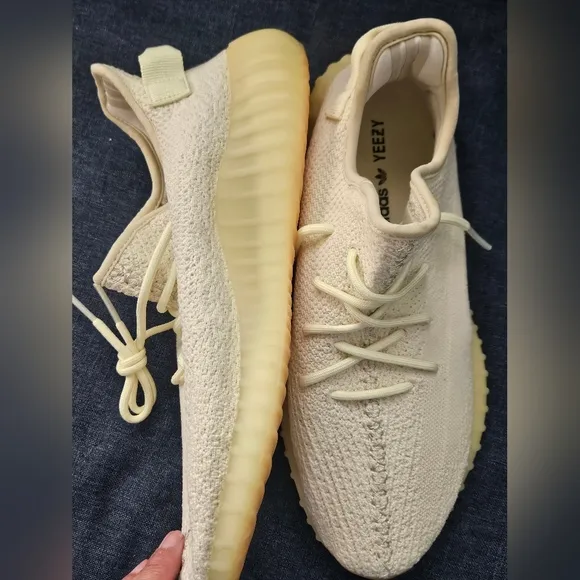 NWOB Adidas Yeezy Light Yellow Knit Shoes