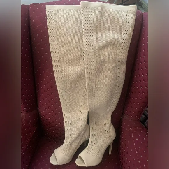 NWOB Cape Robbin Elnora-27 Nude Thigh High Boots Size 6.5