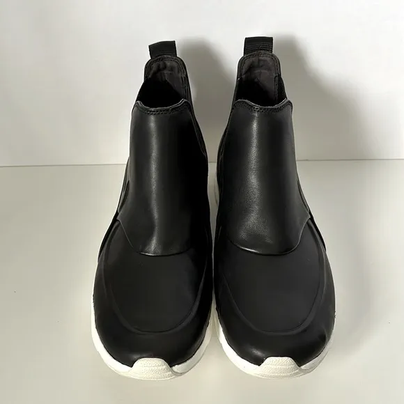 NWOB Nike Air Max Thea Mid Sz 9, Black