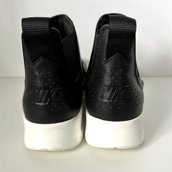 NWOB Nike Air Max Thea Mid Sz 9, Black