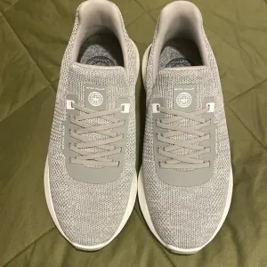 NWOB Peter Millar Womens Hyperlight Apollo Sneakers size 7.5