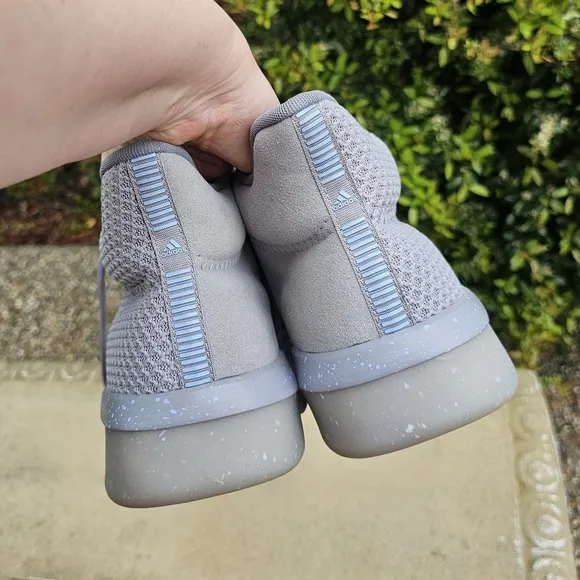 Nwot Adidas  &quot;Pro Next 2019&quot; Style G26201 LIGHT ONIX/COULD WHITE/GLOW BLUE us 14