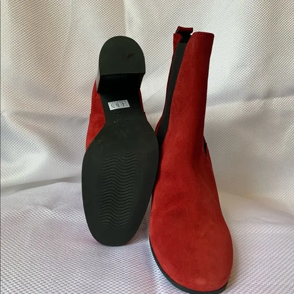 NWOT Barney’s New York, red suede boots