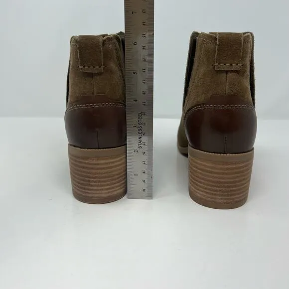 NWOT Clarks Ankle Booties Women's Size 10 Brown Suede Brown