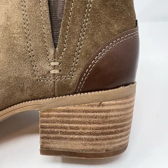 NWOT Clarks Ankle Booties Women's Size 10 Brown Suede Brown