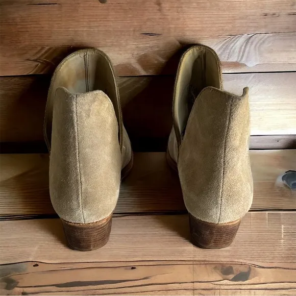 NWOT Free People Charm Double V Ankle Camel Suede Boots