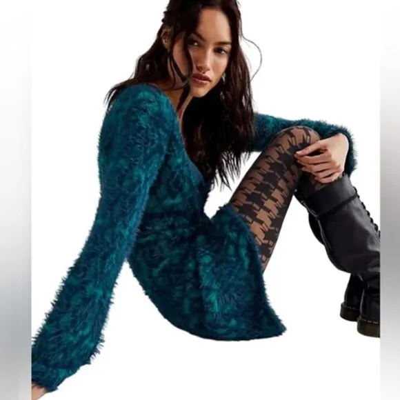 NWOT FREE PEOPLE GREEN BALSAM FUZZY FEELINGS MINI SWEATER DRESS SIZE XS