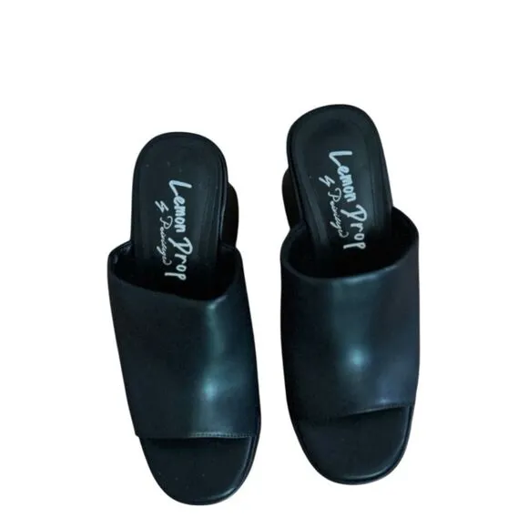 NWOT Lemon Drop BY Privileged Dolls Kill Women's Bissell Platform Sandals Size 8