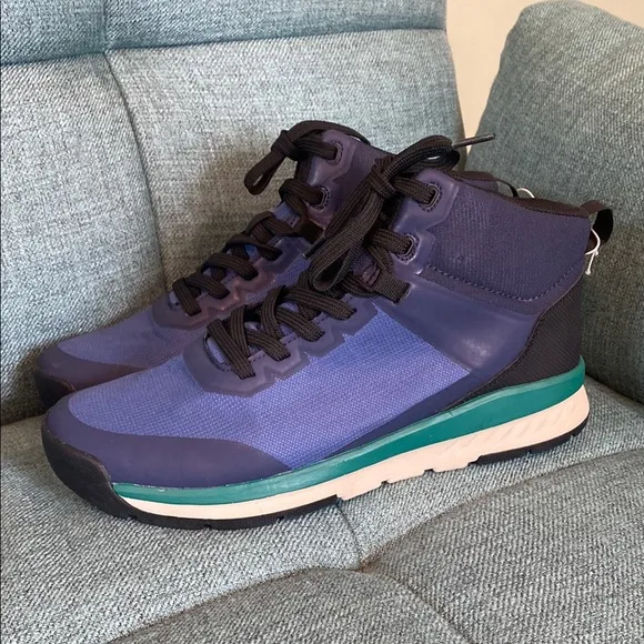 NWOT Men’s Bogs Mid CT Waterproof Hiking Boots 🥾