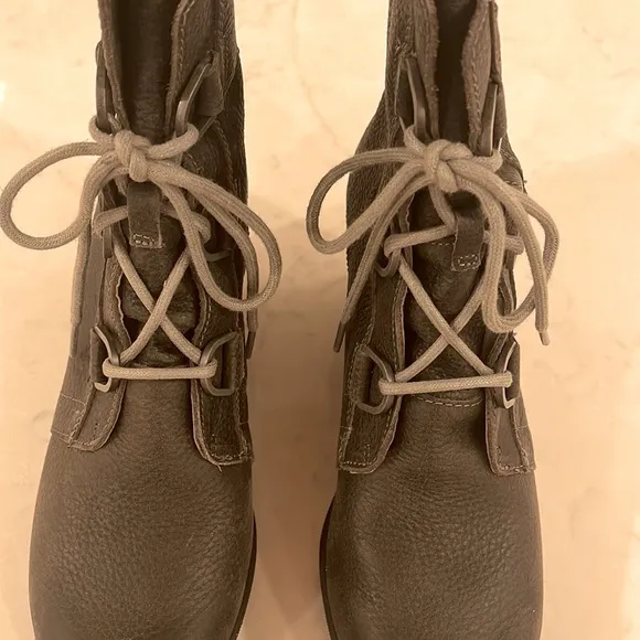 NWOT Sorel Joan of Arctic Wedge II Boots
