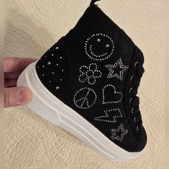 NWOT Steve Madden Girls High Tops Sneakers with Silver Embellishments