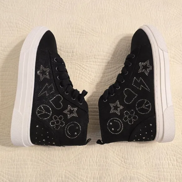 NWOT Steve Madden Girls High Tops Sneakers with Silver Embellishments