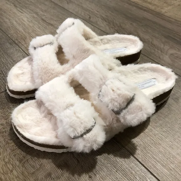 NWOT! - The White Company London - Faux Fur Buckle Cork Sandals