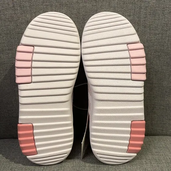 NWT Adidas Racer TR 2.0 Running shoes. Super cute! Sz 10K