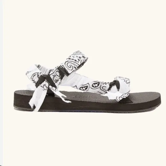 NWT Arizona Love Trekky White Bandana Sandal