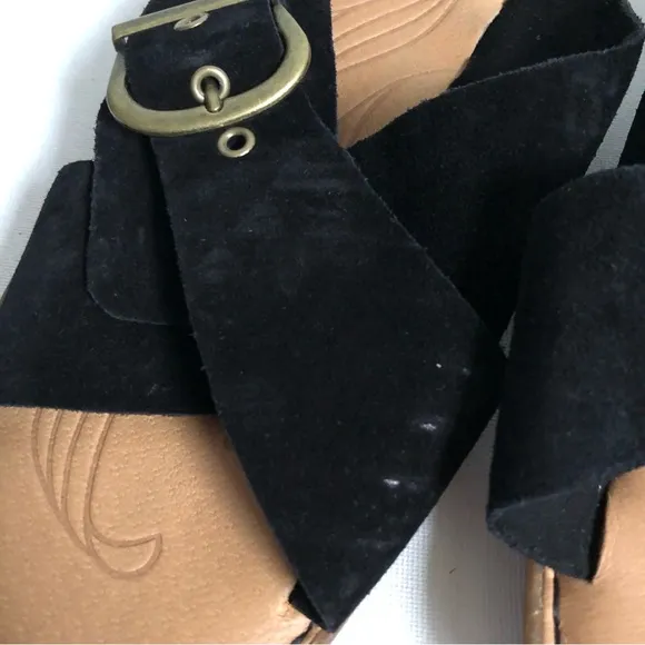 NWT Born Black Suede Leather Buckle Cross Strap Slip-On Sandals Size 8