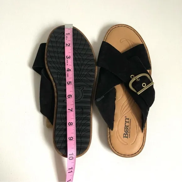 NWT Born Black Suede Leather Buckle Cross Strap Slip-On Sandals Size 8