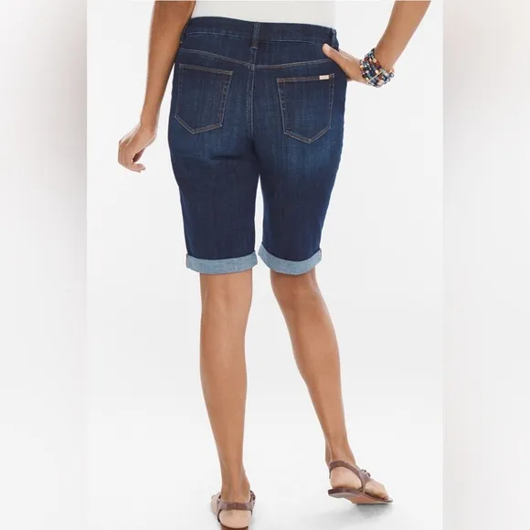 NWT Chico’s So Slimming Girlfriend Short Size 8