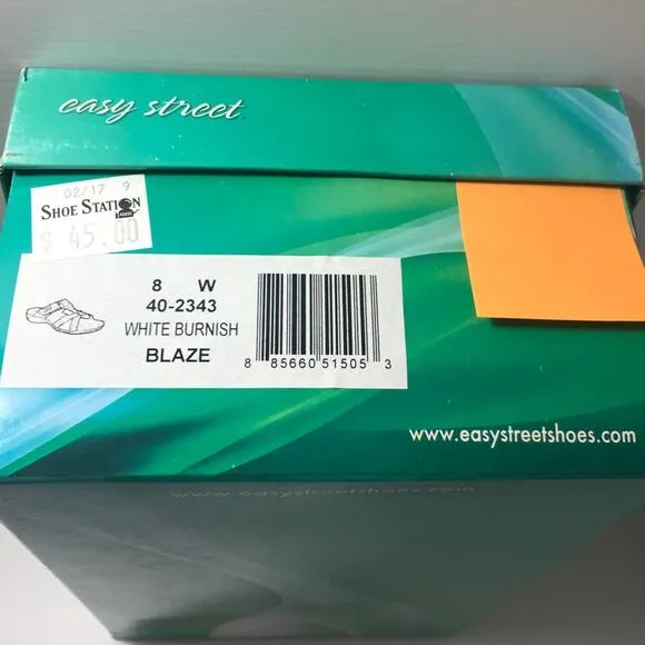 NWT Easy Street Comfort Wave White Slip-on Sandals 8W