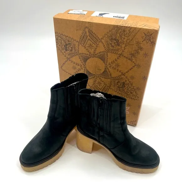 NWT Free People James Chelsea Black Boots Chunky Feels Ankle Booties 38.5 US 8.5