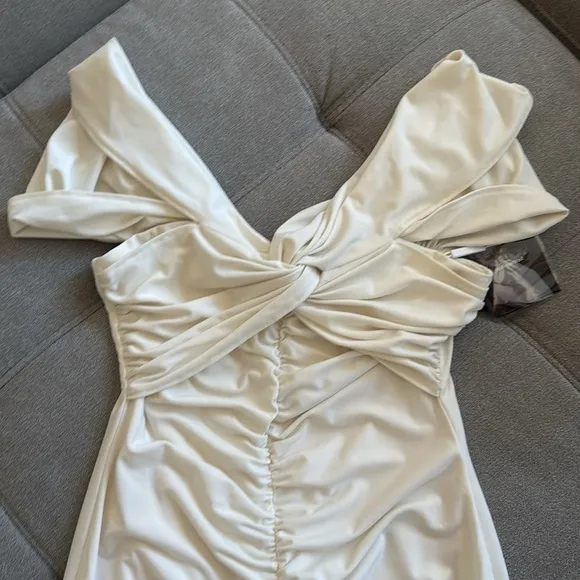 NWT Self-Portrait Ivory Jersey Off-Shoulder Mini Dress, US2/UK6 XS bridal cream