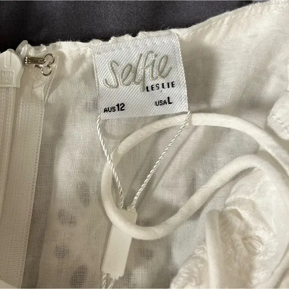 NWT SELFIE LESLIE La Quinta White Eyelet Lace Ruched Mini Dress w Puff Sleeves
