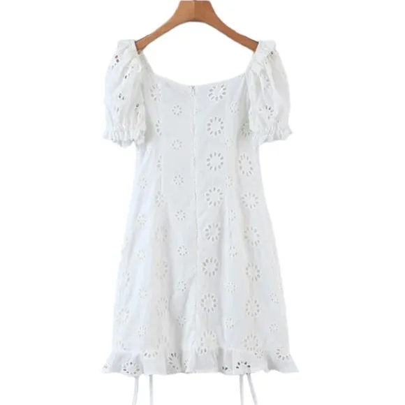 NWT SELFIE LESLIE La Quinta White Eyelet Lace Ruched Mini Dress w Puff Sleeves