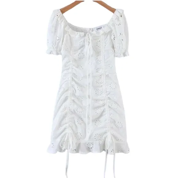 NWT SELFIE LESLIE La Quinta White Eyelet Lace Ruched Mini Dress w Puff Sleeves