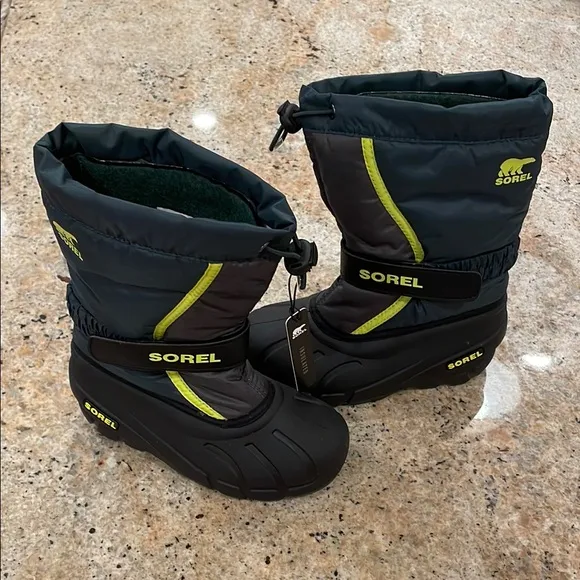 NWT Sorel Kids Insulated Black and Yellow Winter Boots Size 13