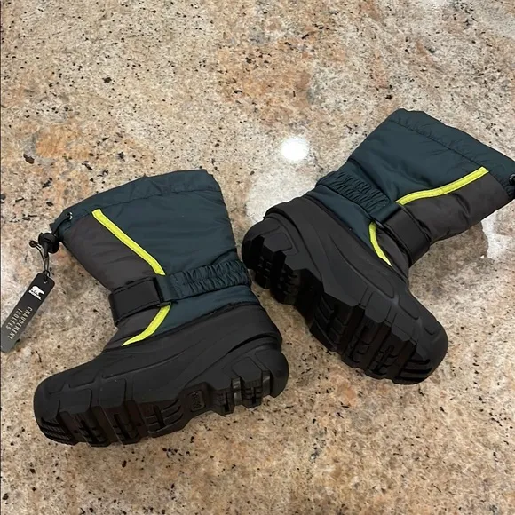 NWT Sorel Kids Insulated Black and Yellow Winter Boots Size 13