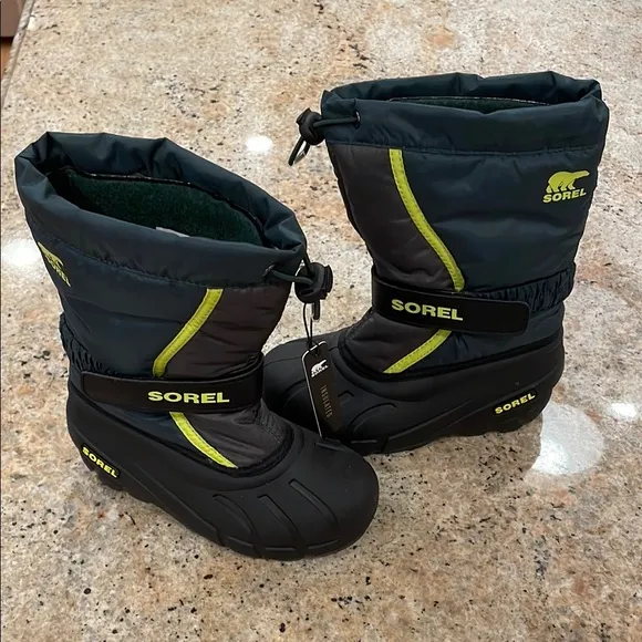 NWT Sorel Kids Insulated Black and Yellow Winter Boots Size 13