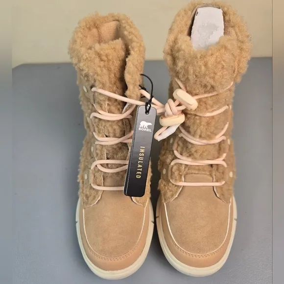 NWT Sorel Youth Explorer Cozy Faux Fur Boots Size 3