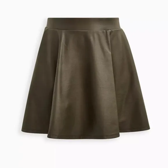 NWT Torrid Circle Skirt Ponte Coated Olive (Faux Leather) - Green, Size 5X/28W