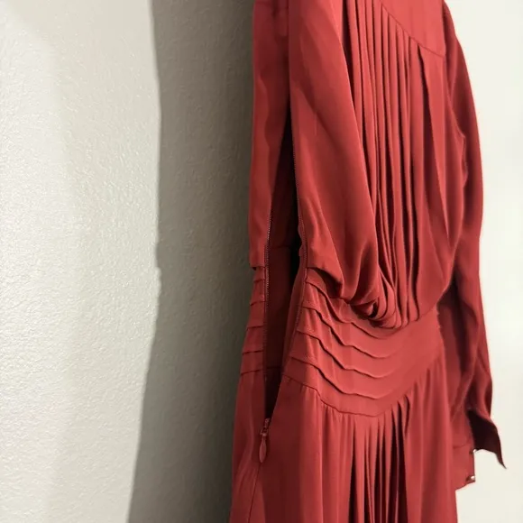 NWT White House Black Market Long Sleeve Pintuck Cinnamon Dress Size 2