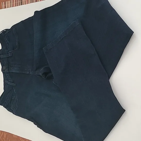 NYDJ Dark Indigo Straight Leg Jeans EUC