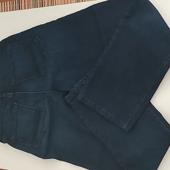 NYDJ Dark Indigo Straight Leg Jeans EUC