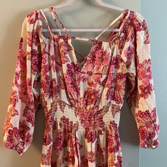 Off Shoulder Smocked Waist Dress Sz small. Like New!