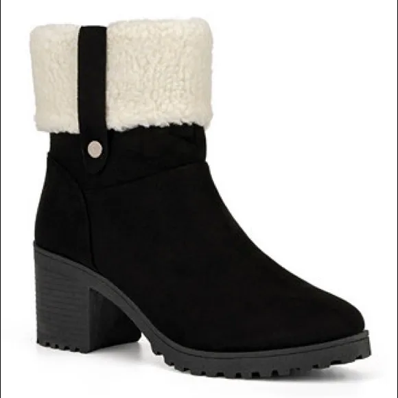 Olivia Miller Womens Amy Sherpa Cuff Bootie